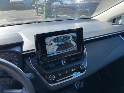 Used 2025 Toyota Corolla LE image 17