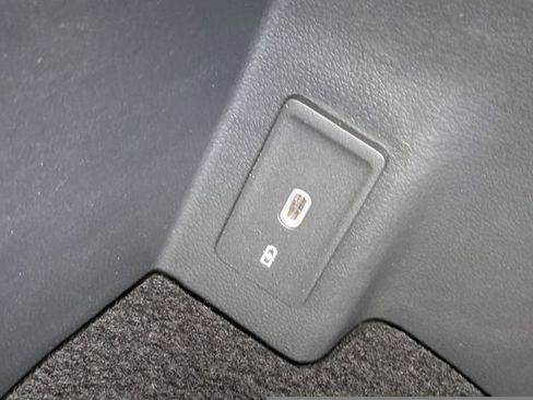 New 2026 Volkswagen Atlas Peak Edition image 26