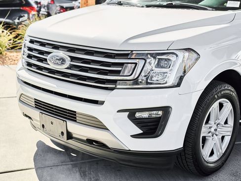 Used 2020 Ford Expedition Max XLT w/ Equipment Group 202A AWD/4WD image 6