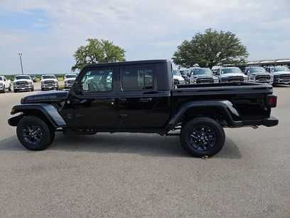 New 2026 Jeep Gladiator Sport