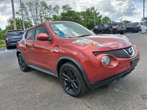 Used 2014 Nissan Juke SV AWD/4WD image 3