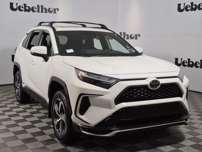 New 2025 Toyota RAV4 SE