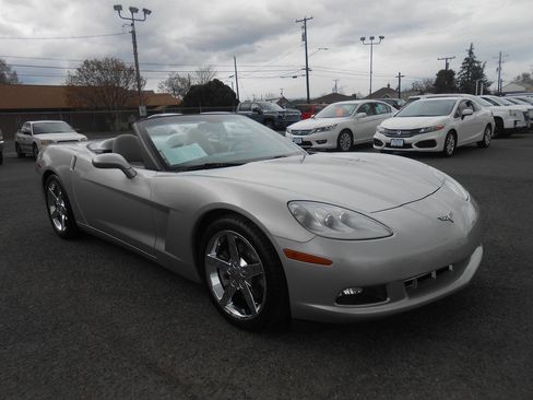 Used 2006 Chevrolet Corvette Convertible w/ Preferred Equipment Group image 3