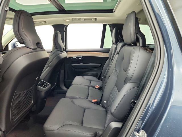 New 2026 Volvo XC90 B6 Plus w/ Protection Package AWD/4WD image 24