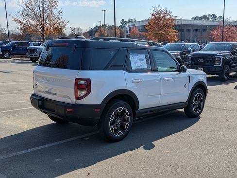New 2025 Ford Bronco Sport Outer Banks image 4
