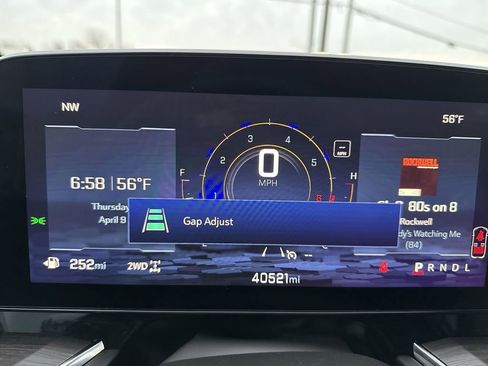 Certified 2025 Chevrolet Suburban Z71 AWD/4WD image 33