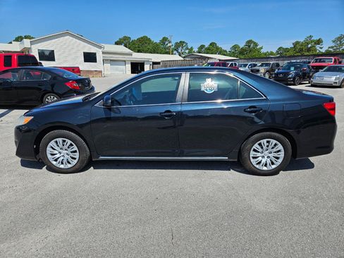 Used 2012 Toyota Camry LE FWD image 3