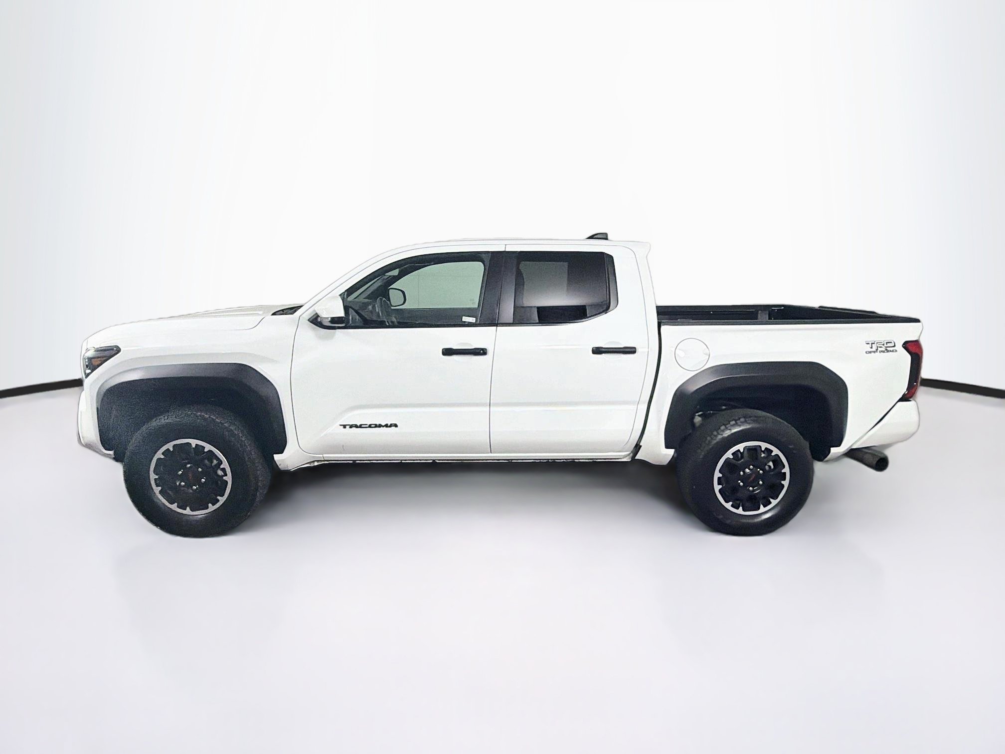 Used 2024 Toyota Tacoma TRD Off-Road AWD/4WD image 4