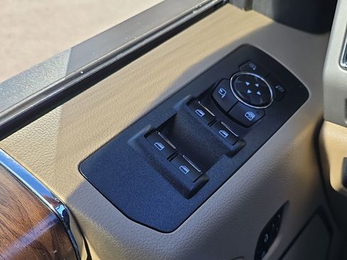 Used 2018 Ford F150 Lariat image 13