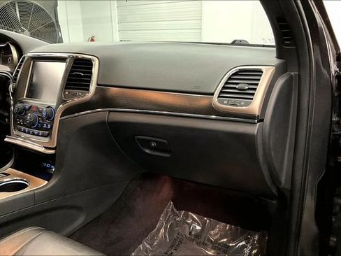 Used 2017 Jeep Grand Cherokee Limited AWD/4WD image 19