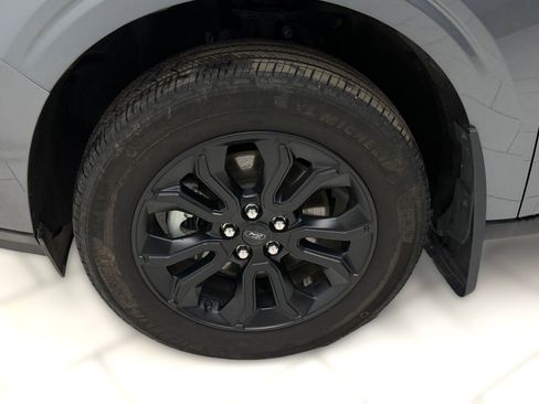 Used 2024 Ford Maverick Lariat w/ Black Appearance Package image 9