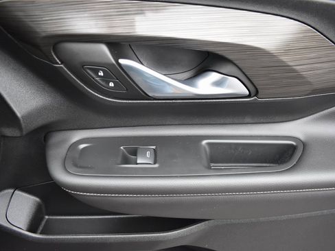 Used 2022 GMC Terrain SLE w/ Driver Convenience Package image 15