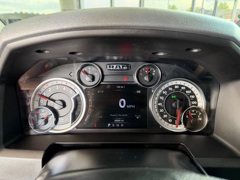 Used 2017 RAM 2500 SLT w/ Luxury Group AWD/4WD image 10