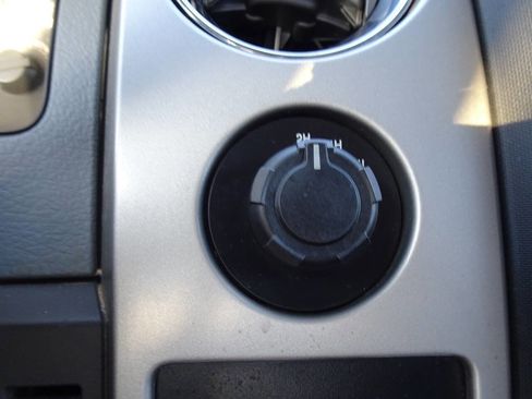 Used 2014 Ford F150 XLT w/ XLT Chrome Package image 38