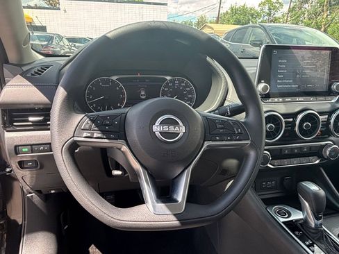 Used 2025 Nissan Sentra SV FWD image 24