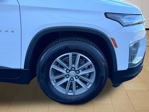 Used 2022 Chevrolet Traverse LT image 43