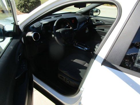 New 2026 Chevrolet Trax RS w/ Driver Confidence Package FWD image 12