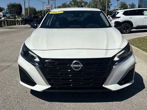 Used 2025 Nissan Altima 2.5 SV image 4
