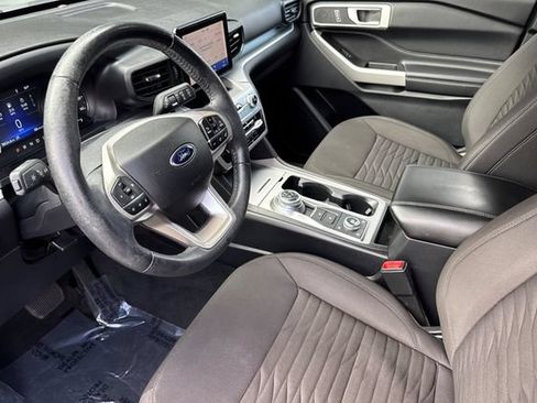 Used 2021 Ford Explorer XLT AWD/4WD image 10