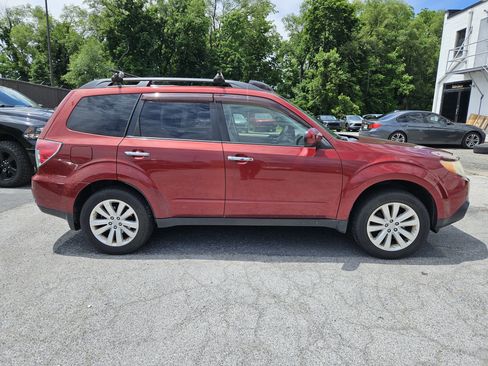 Used 2013 Subaru Forester 2.5X Premium AWD/4WD image 9