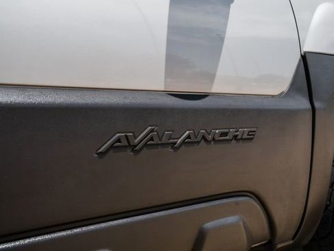 Used 2004 Chevrolet Avalanche 2WD image 31