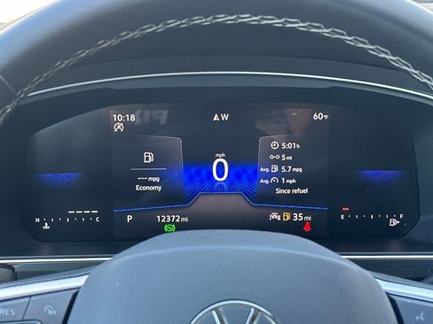 Used 2024 Volkswagen Tiguan SE image 33