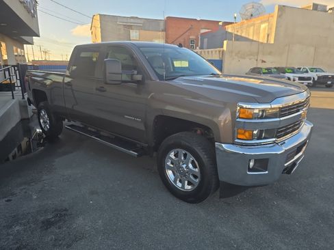 Used 2015 Chevrolet Silverado 2500 LT w/ LT Convenience Package image 32