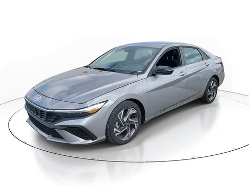 Used 2025 Hyundai Elantra Sport w/ Cargo Package image 2