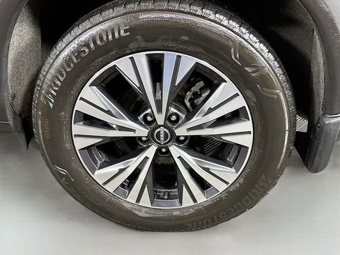 Used 2023 Nissan Rogue SV image 30