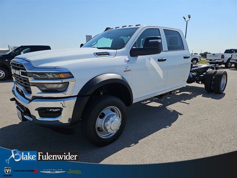 New 2026 RAM 5500 Tradesman w/ Chrome Appearance Group image 1