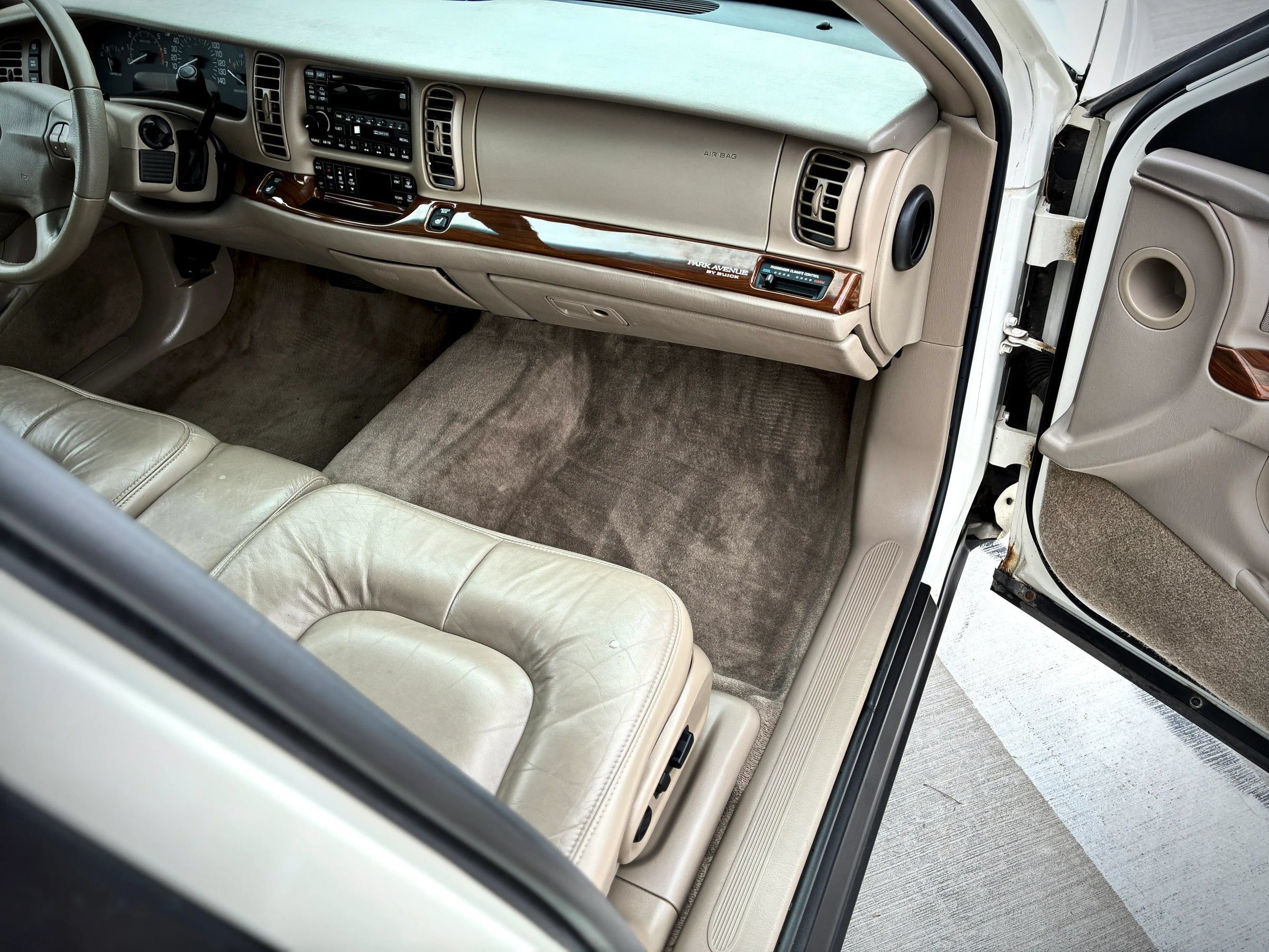Used 2002 Buick Park Avenue w/ Prestige Pkg FWD image 51
