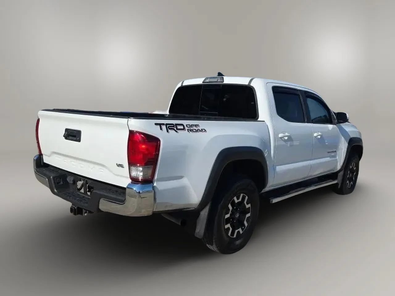Used 2017 Toyota Tacoma TRD Off-Road w/ Tow Package RWD image 6