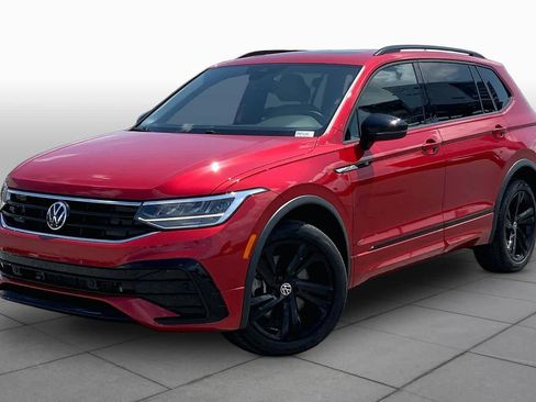 Used 2024 Volkswagen Tiguan SE R-Line FWD image 1