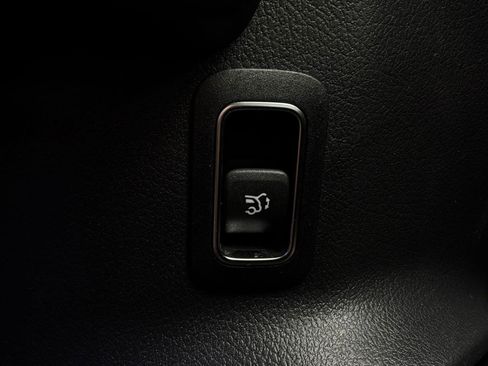 Used 2025 Mercedes-Benz GLA 250 image 25