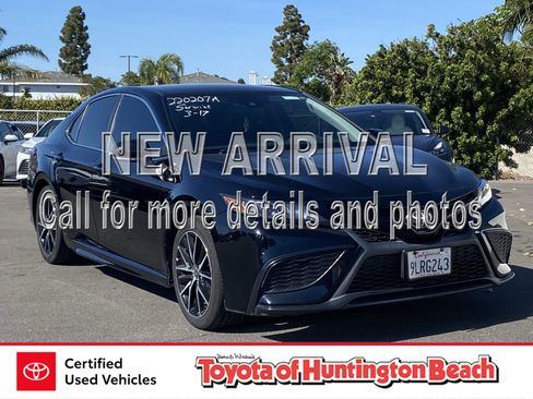 Used 2022 Toyota Camry SE image 1