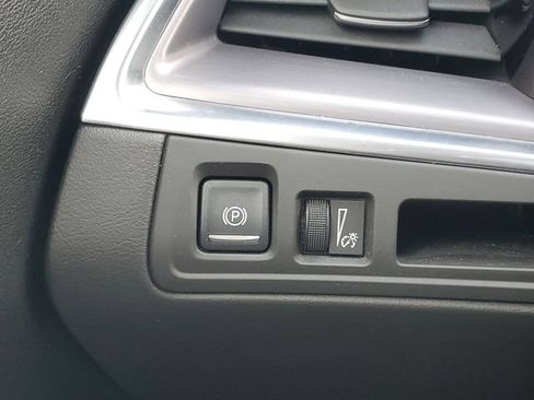 Certified 2017 Cadillac XT5 Luxury w/ Driver Awareness Package FWD image 19