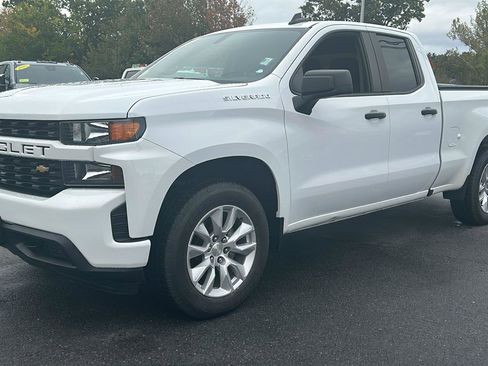 Certified 2020 Chevrolet Silverado 1500 Custom w/ Custom Value Package image 3