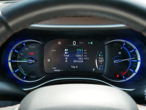Used 2018 Chrysler Pacifica Touring-L FWD image 21