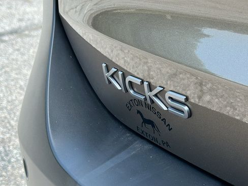 Used 2025 Nissan Kicks SV FWD image 9