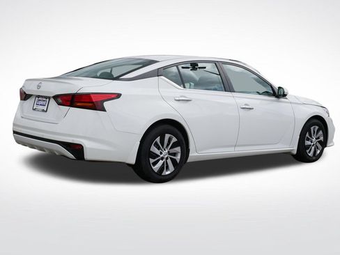 Used 2021 Nissan Altima 2.5 S w/ Driver Assist Package FWD image 3