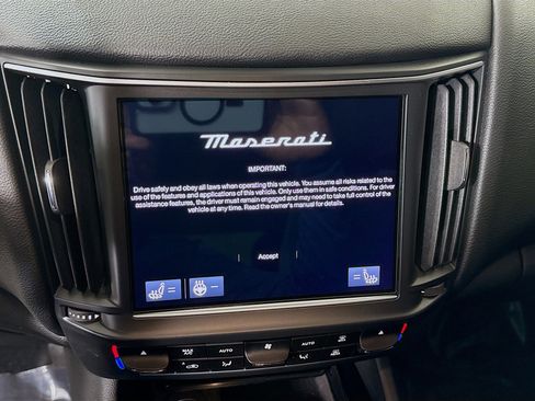 Used 2022 Maserati Levante GT image 16