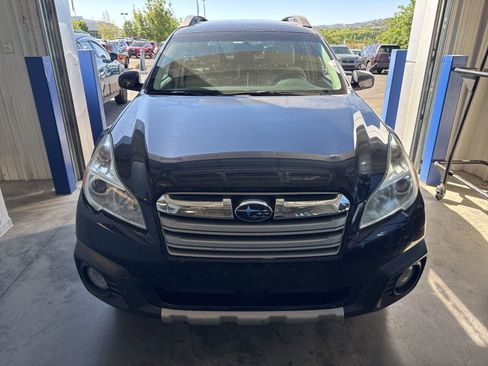 Used 2014 Subaru Outback 2.5i Limited w/ Moonroof Package AWD/4WD image 2