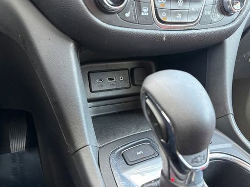 Used 2024 Chevrolet Equinox LT AWD/4WD image 26