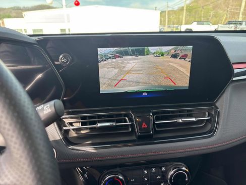 Used 2025 Chevrolet TrailBlazer RS w/ Driver Confidence Package FWD image 17