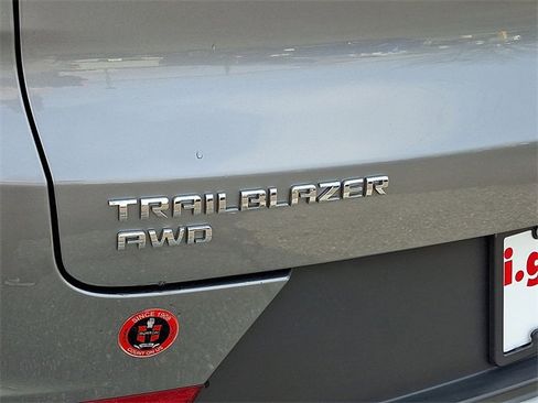 Used 2025 Chevrolet TrailBlazer LT image 30