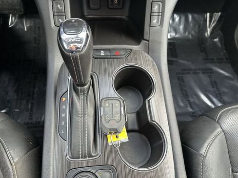 Used 2017 GMC Acadia SLT image 25