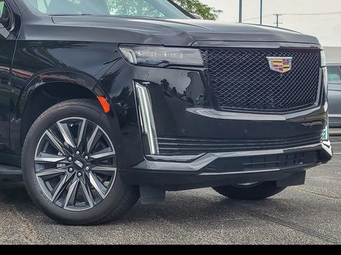 Used 2024 Cadillac Escalade Sport AWD/4WD image 3