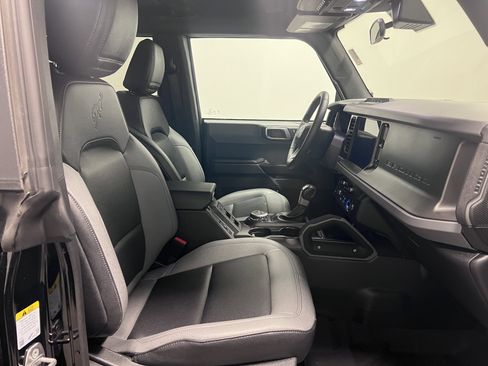 Used 2024 Ford Bronco Big Bend image 15