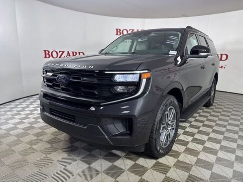 New 2025 Ford Expedition Active image 3