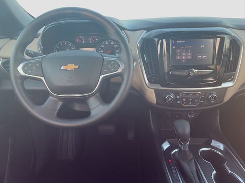 Used 2022 Chevrolet Traverse LS FWD image 15